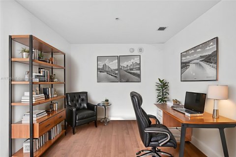 Condominio en alquiler en Miami, Florida, 1 dormitorio, 93.46 m2 № 1942145 - foto 8