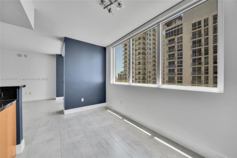 Condominio en alquiler en Miami, Florida, 1 dormitorio, 93.46 m2 № 1942145 - foto 29