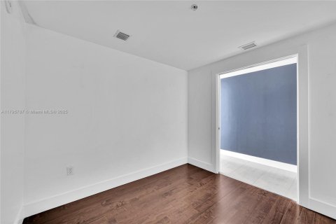 Copropriété à louer à Miami, Floride: 1 chambre, 93.46 m2 № 1942145 - photo 18