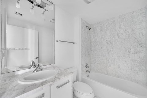 Copropriété à louer à Miami, Floride: 1 chambre, 93.46 m2 № 1942145 - photo 13