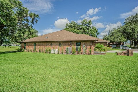 House in Zephyrhills, Florida 2 bedrooms, 171.31 sq.m. № 1838995 - photo 21