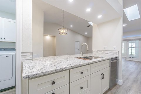 Casa en venta en Zephyrhills, Florida, 2 dormitorios, 171.31 m2 № 1838995 - foto 13