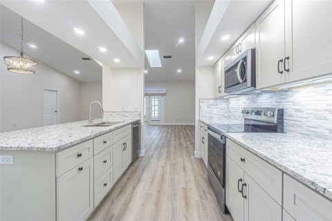 Casa en venta en Zephyrhills, Florida, 2 dormitorios, 171.31 m2 № 1838995 - foto 4