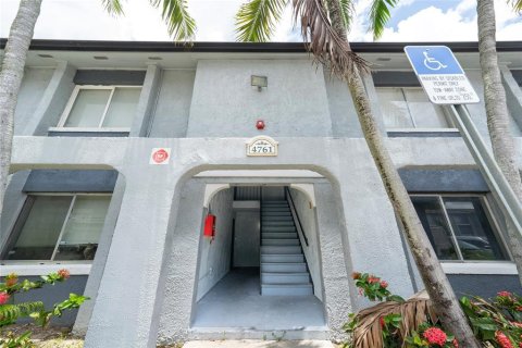 Condominio en venta en Orlando, Florida, 2 dormitorios, 90.67 m2 № 1816283 - foto 1