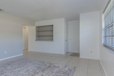 Apartment in DeLand, Florida 2 bedrooms, 99.96 sq.m. № 2122900 - photo 5