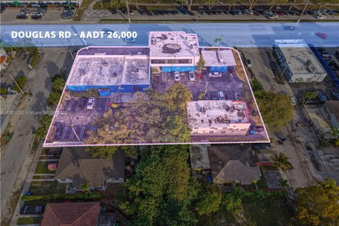 Commercial property in Miami, Florida № 2042682 - photo 8