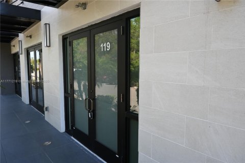 Commercial property in Orlando, Florida № 1867801 - photo 2