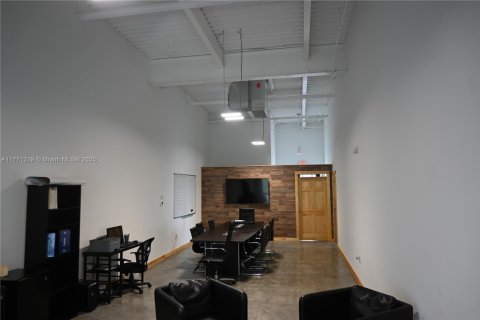 Commercial property in Orlando, Florida № 1867801 - photo 4