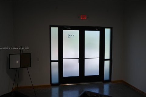 Commercial property in Orlando, Florida № 1867801 - photo 6