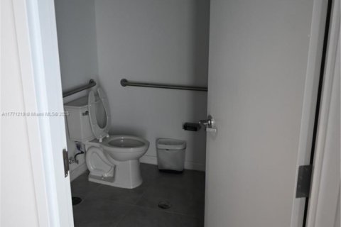 Commercial property in Orlando, Florida № 1867801 - photo 17