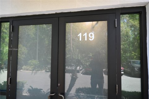 Commercial property in Orlando, Florida № 1867801 - photo 1