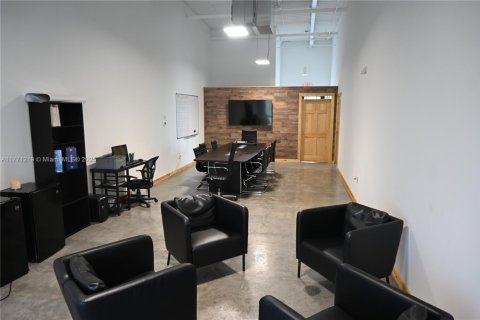 Commercial property in Orlando, Florida № 1867801 - photo 3