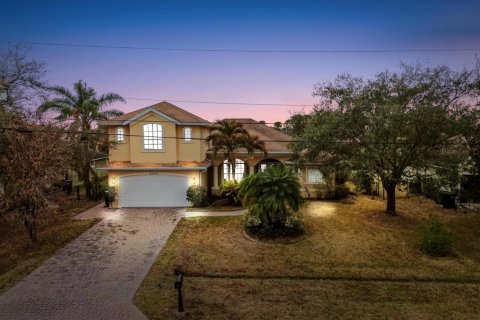 House in Port St. Lucie, Florida 5 bedrooms, 278.99 sq.m. № 2084000
