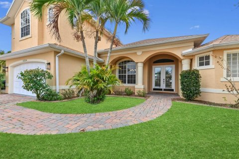 House in Port St. Lucie, Florida 5 bedrooms, 278.99 sq.m. № 2084000 - photo 4