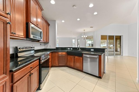 House in Port St. Lucie, Florida 5 bedrooms, 278.99 sq.m. № 2084000 - photo 12