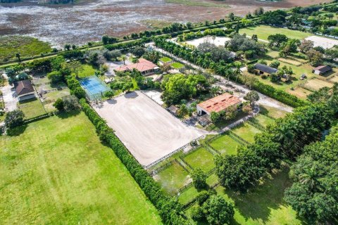 Propiedad comercial en alquiler en Wellington, Florida, 3 dormitorios, 50.72 m2 № 1163100 - foto 1