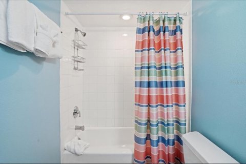 Condo in Bradenton Beach, Florida, 2 bedrooms  № 2130252 - photo 27