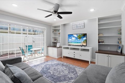 Condo in Bradenton Beach, Florida, 2 bedrooms  № 2130252 - photo 12