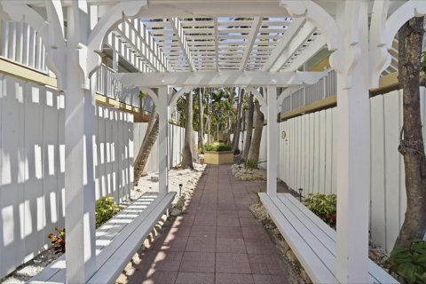 Condo in Bradenton Beach, Florida, 2 bedrooms  № 2130252 - photo 6