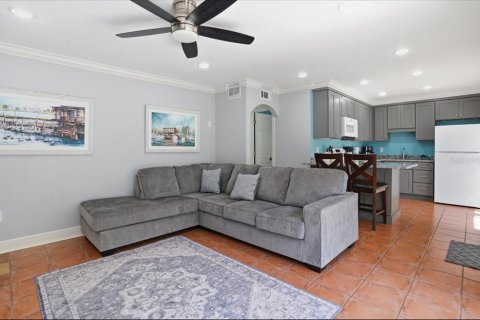 Condo in Bradenton Beach, Florida, 2 bedrooms  № 2130252 - photo 24