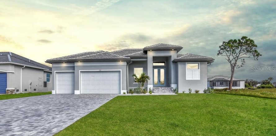 House in Rotonda, Florida 3 bedrooms, 201.6 sq.m. № 1717277