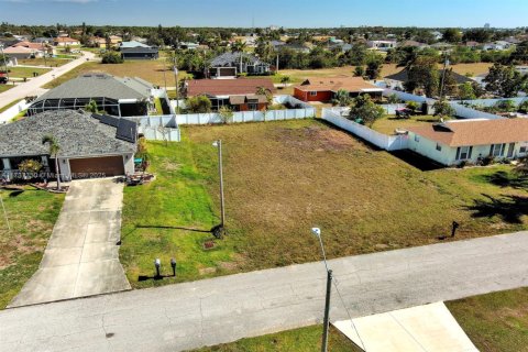 Terrain à vendre à Cape Coral, Floride № 2054720 - photo 5