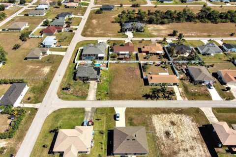 Terrain à vendre à Cape Coral, Floride № 2054720 - photo 13