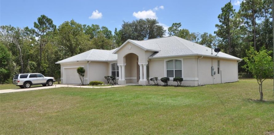 House in Williston, Florida 3 bedrooms, 184.97 sq.m. № 671828