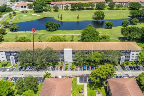 Condominio en alquiler en Pembroke Pines, Florida, 1 dormitorio, 75.34 m2 № 1871450 - foto 8
