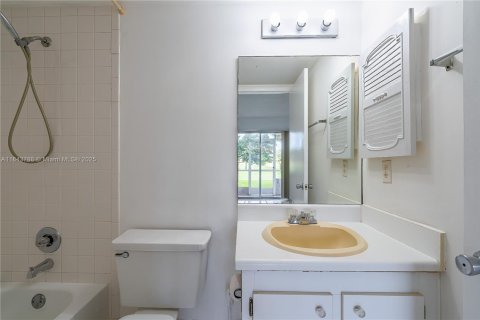 Condominio en alquiler en Pembroke Pines, Florida, 1 dormitorio, 75.34 m2 № 1871450 - foto 21