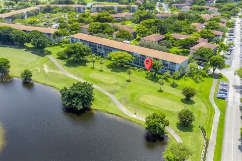 Condominio en alquiler en Pembroke Pines, Florida, 1 dormitorio, 75.34 m2 № 1871450 - foto 7