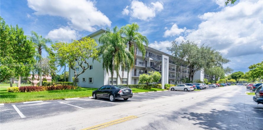 Condominio en Pembroke Pines, Florida, 1 dormitorio  № 1871450