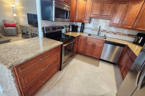 Copropriété à vendre à Deerfield Beach, Floride: 2 chambres, 92.9 m2 № 1979454 - photo 2