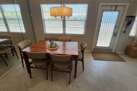 Copropriété à vendre à Deerfield Beach, Floride: 2 chambres, 92.9 m2 № 1979454 - photo 8