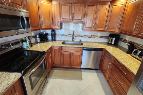 Copropriété à vendre à Deerfield Beach, Floride: 2 chambres, 92.9 m2 № 1979454 - photo 3