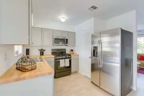 Villa ou maison à louer à Port Charlotte, Floride: 2 chambres, 127.09 m2 № 1675653 - photo 13