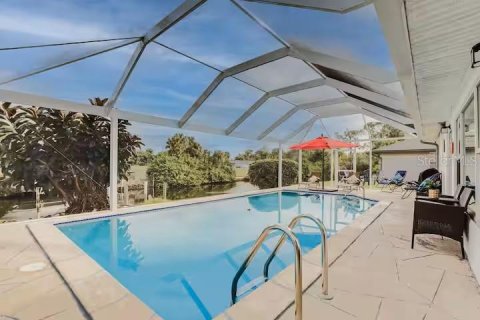 Villa ou maison à louer à Port Charlotte, Floride: 2 chambres, 127.09 m2 № 1675653 - photo 1
