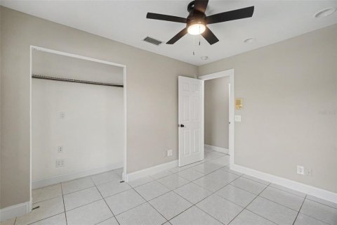 House in Naples, Florida 4 bedrooms, 127.46 sq.m. № 2412565 - photo 20
