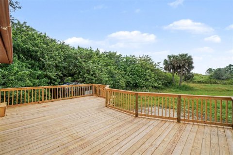 House in Naples, Florida 4 bedrooms, 127.46 sq.m. № 2412565 - photo 3