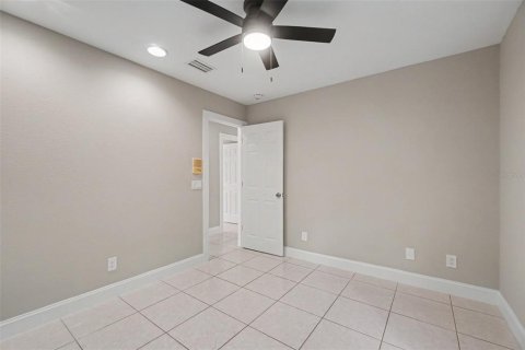 House in Naples, Florida 4 bedrooms, 127.46 sq.m. № 2412565 - photo 24