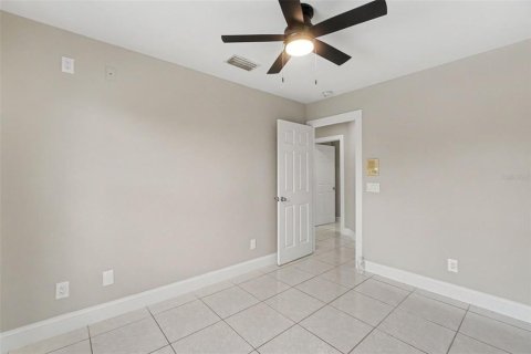 House in Naples, Florida 4 bedrooms, 127.46 sq.m. № 2412565 - photo 26