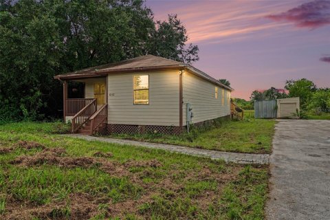 House in Naples, Florida 4 bedrooms, 127.46 sq.m. № 2412565