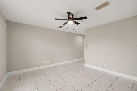 House in Naples, Florida 4 bedrooms, 127.46 sq.m. № 2412565 - photo 15