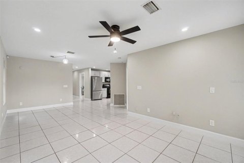 House in Naples, Florida 4 bedrooms, 127.46 sq.m. № 2412565 - photo 11