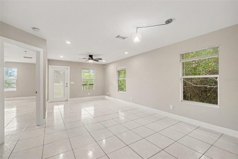 House in Naples, Florida 4 bedrooms, 127.46 sq.m. № 2412565 - photo 12