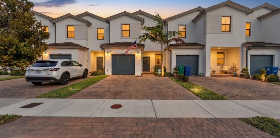 Таунхаус в Хомстед, Флорида 3 спальни, 133.97м2 № 2068664