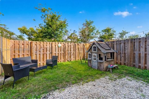 Купить таунхаус в Хомстед, Флорида 3 спальни, 133.97м2, № 2068664 - фото 25