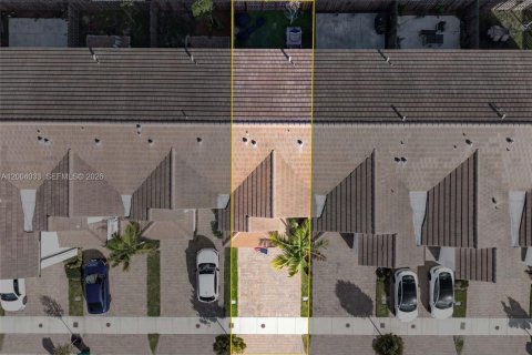 Купить таунхаус в Хомстед, Флорида 3 спальни, 133.97м2, № 2068664 - фото 3