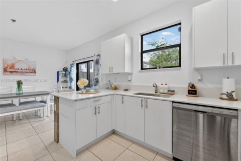 Купить таунхаус в Хомстед, Флорида 3 спальни, 133.97м2, № 2068664 - фото 11