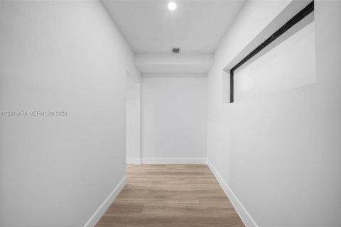 House in Miami, Florida 4 bedrooms, 209.22 sq.m. № 2240089 - photo 22